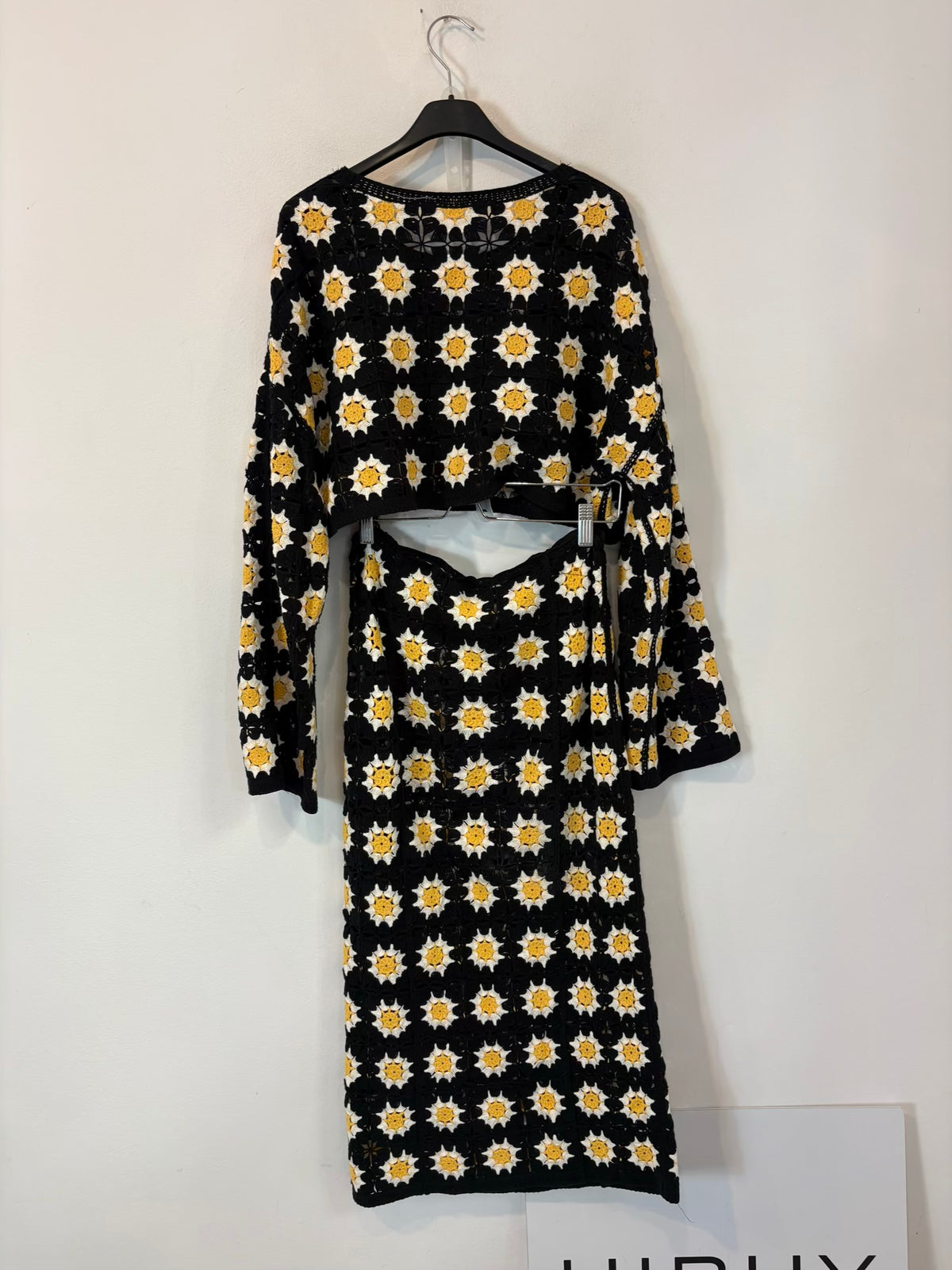 ZARA. Conjunto top y falda croché