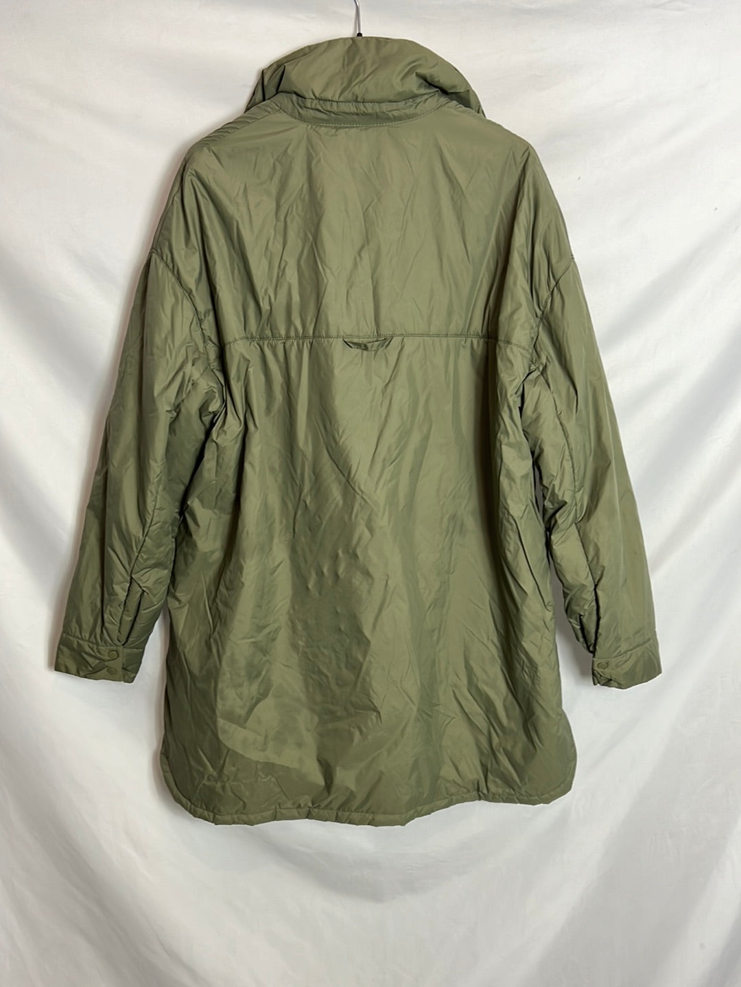 ZARA. Chaqueta verde acolchada. T XS (tara)