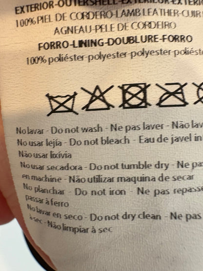 SCALPERS. Falda corta piel