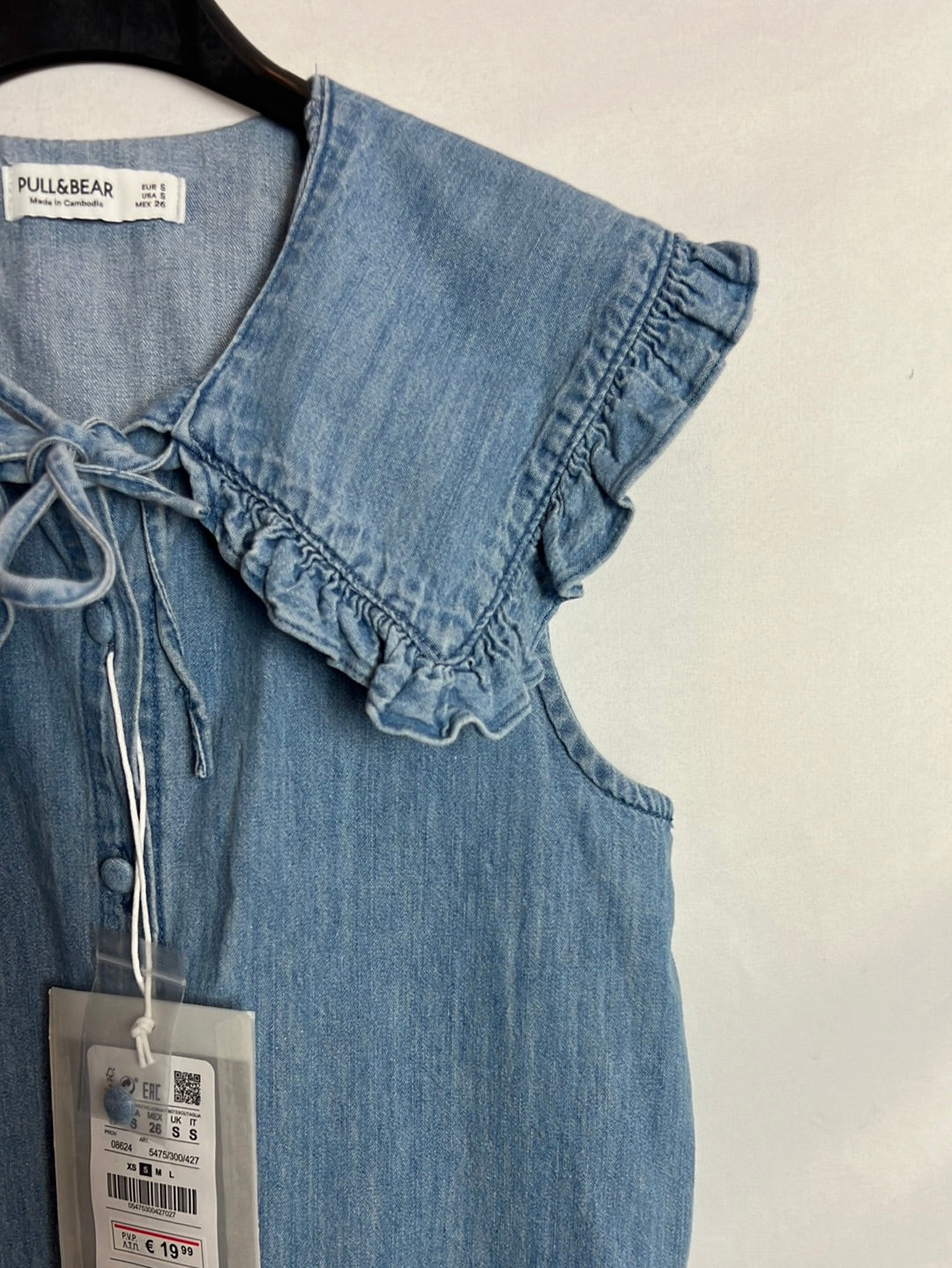 PULL&BEAR. Blusa sin mangas denim. T S