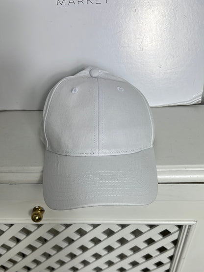 H&M. Gorra blanca