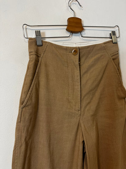COS. Pantalón ancho camel
