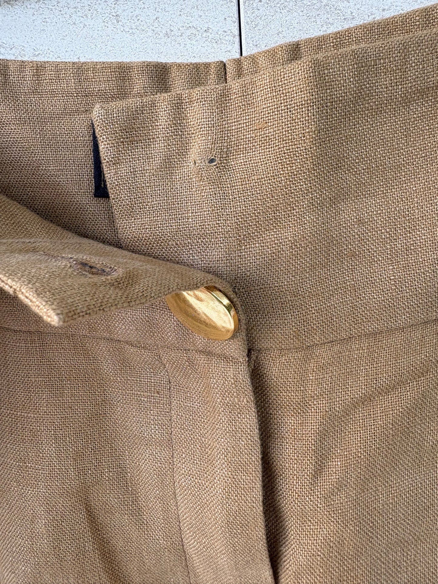 UTERQÜE. Pantalón camel lino. T M (tara)