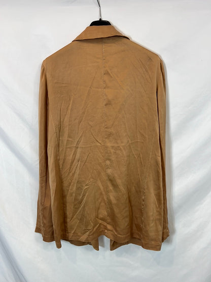 TCN. Camel silk fluid blazer. TM