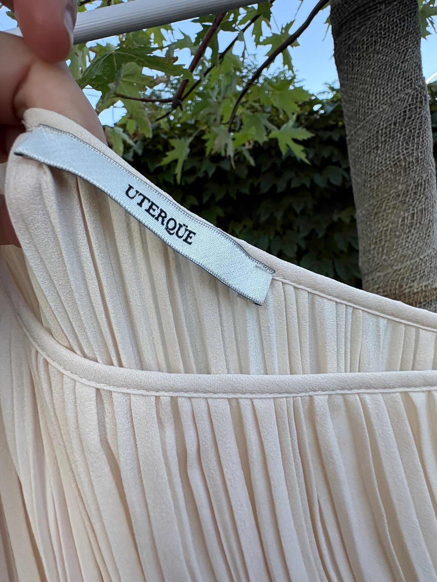 UTERQÜE. Vestido midi plisado. T S