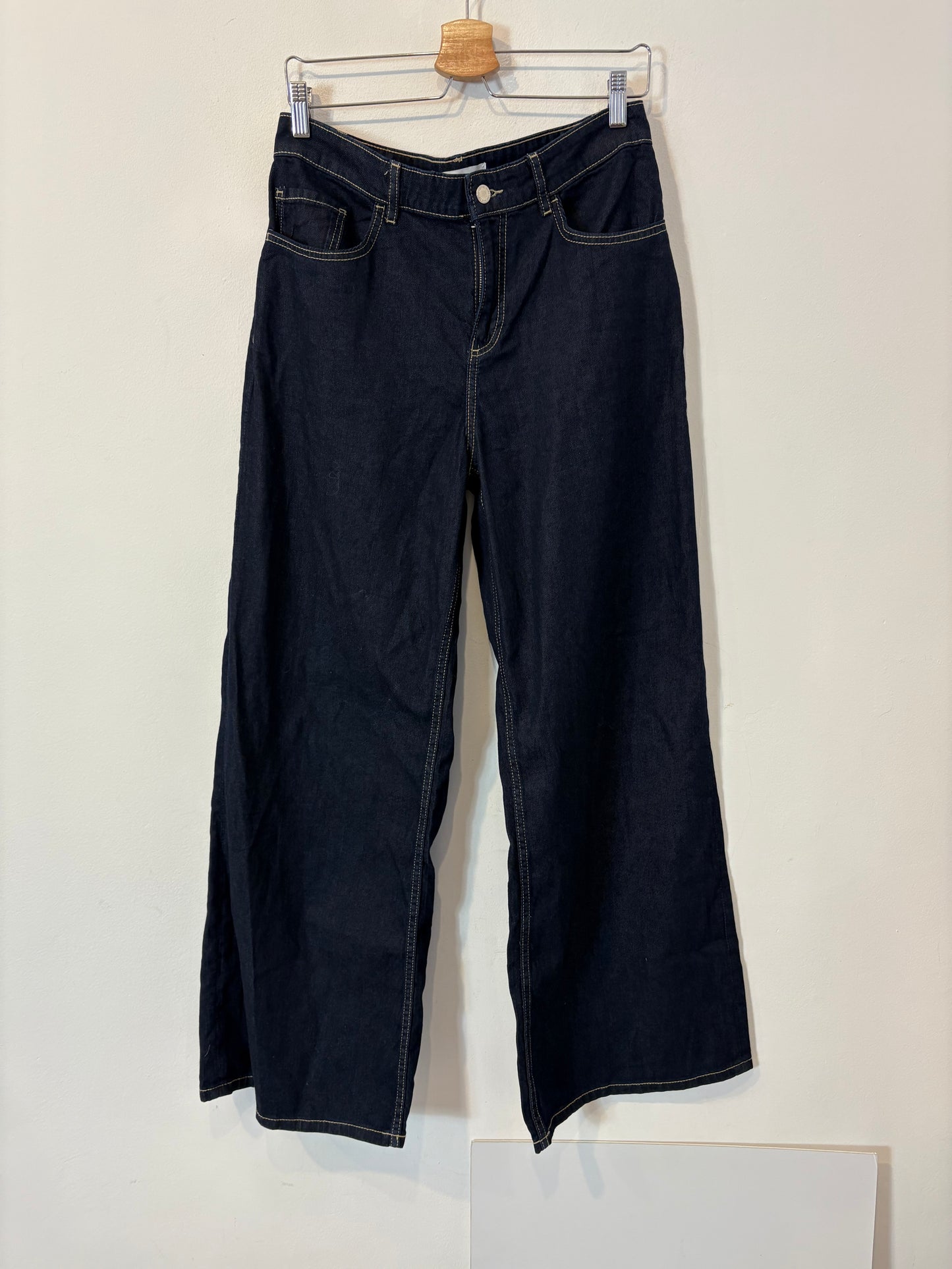 MANGO. Denim pata ancha costuras