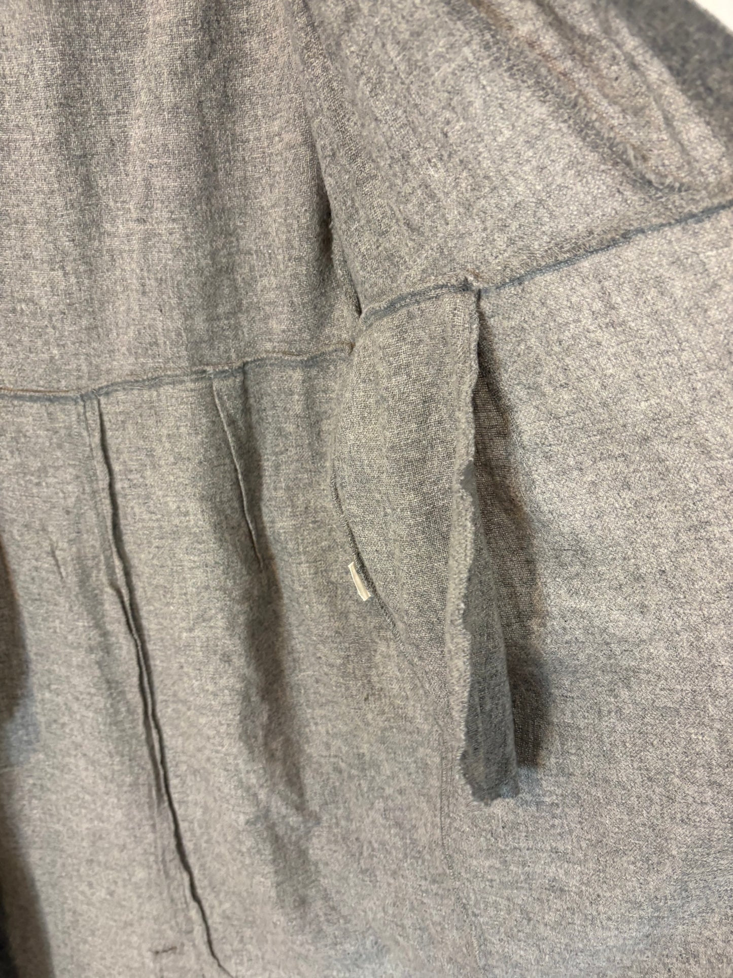 ZARA. Vestido largo cruzado gris