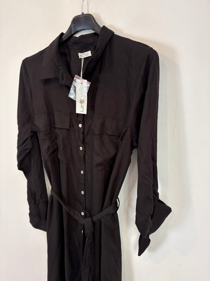 Vestido negro camisero fluido