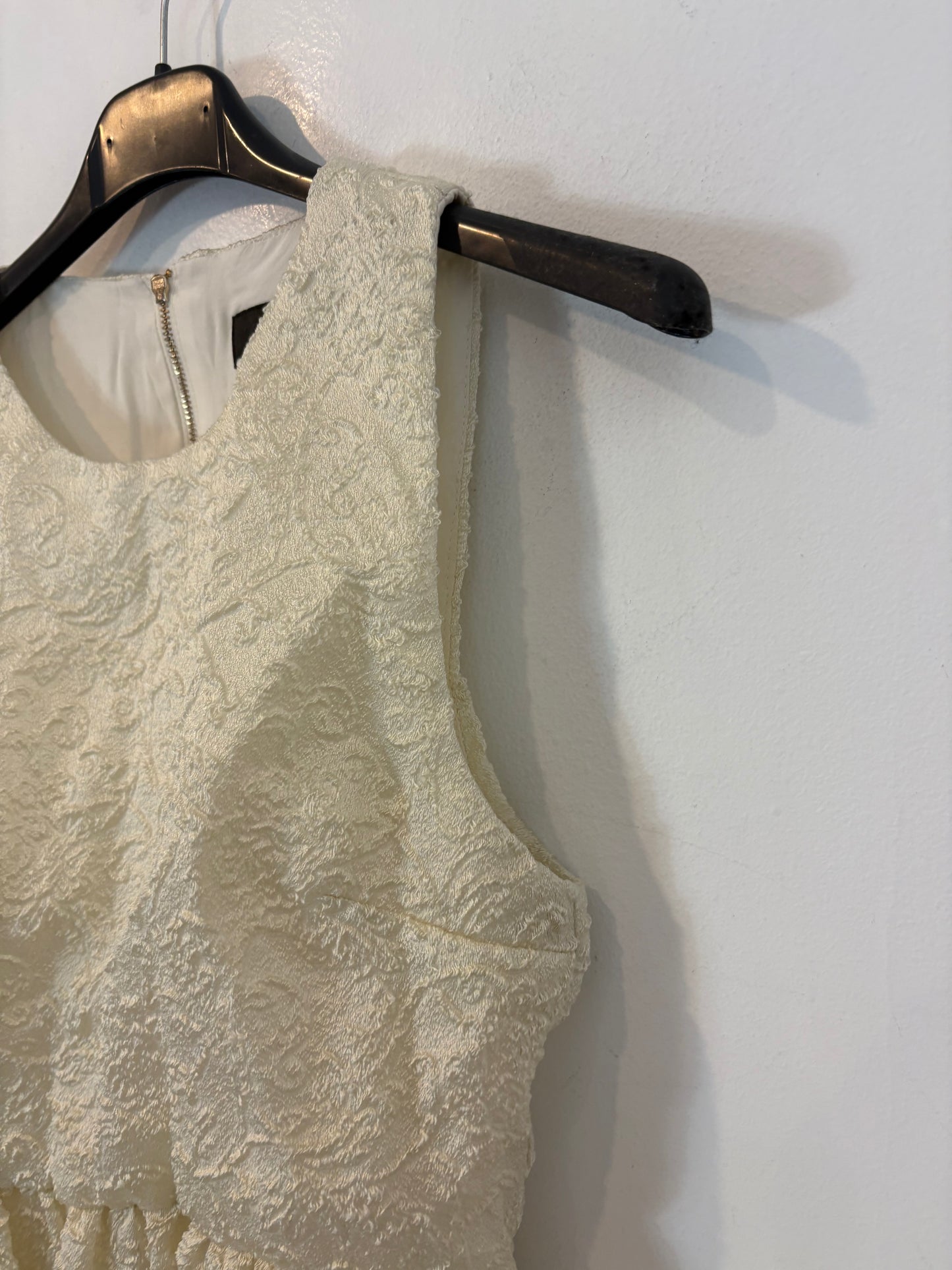 ZARA. Shiny textured top. TS