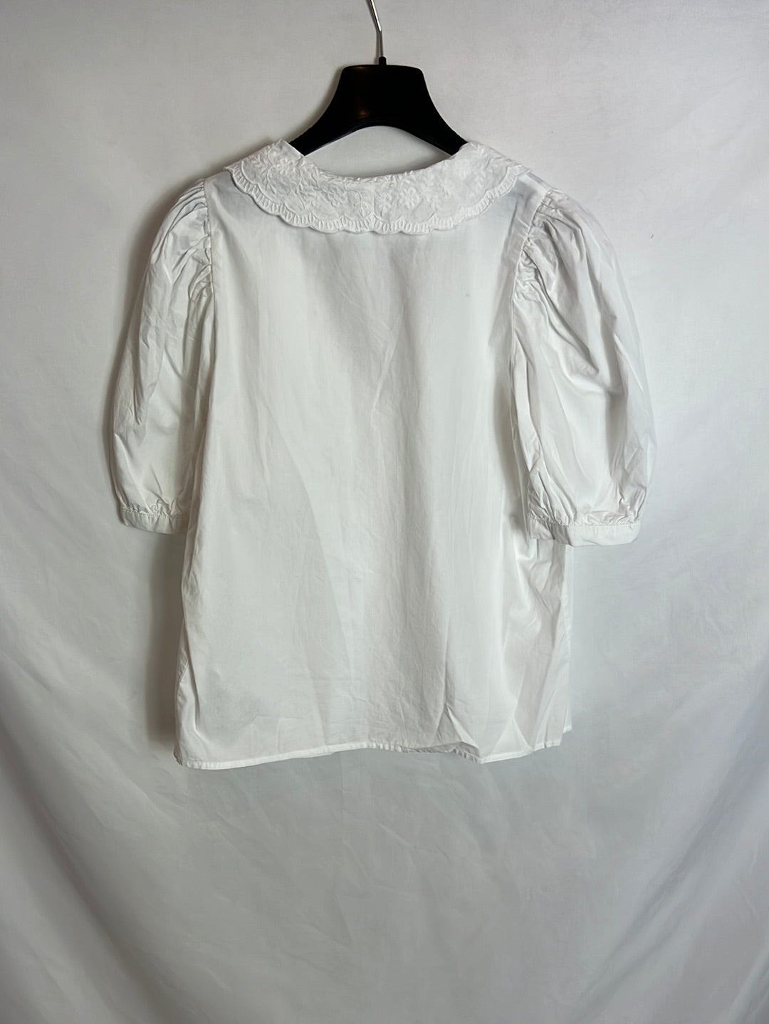 ZARA. Camisa blanca cuello bordado T.s