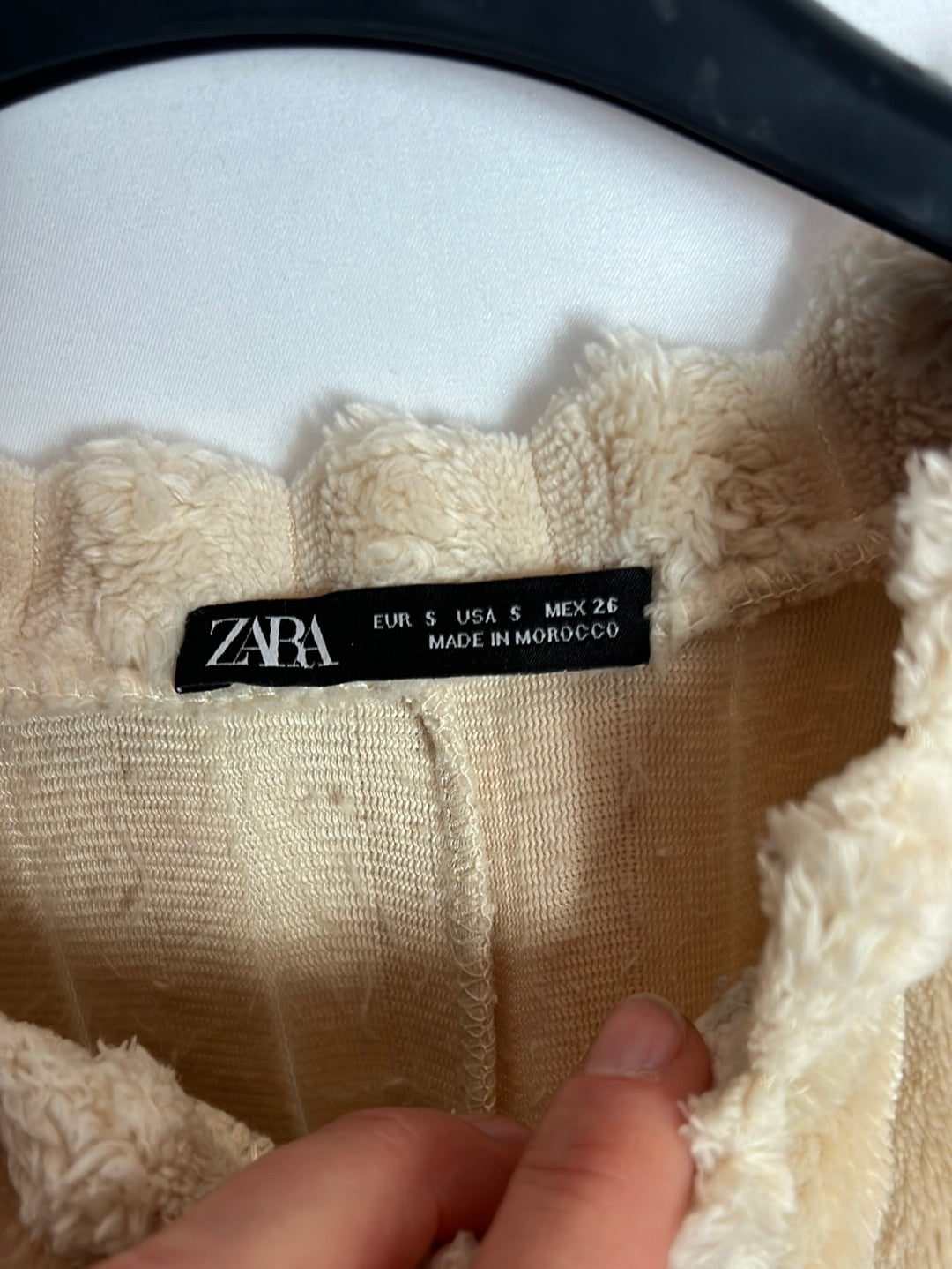 ZARA. jersey textura suave beige. T S