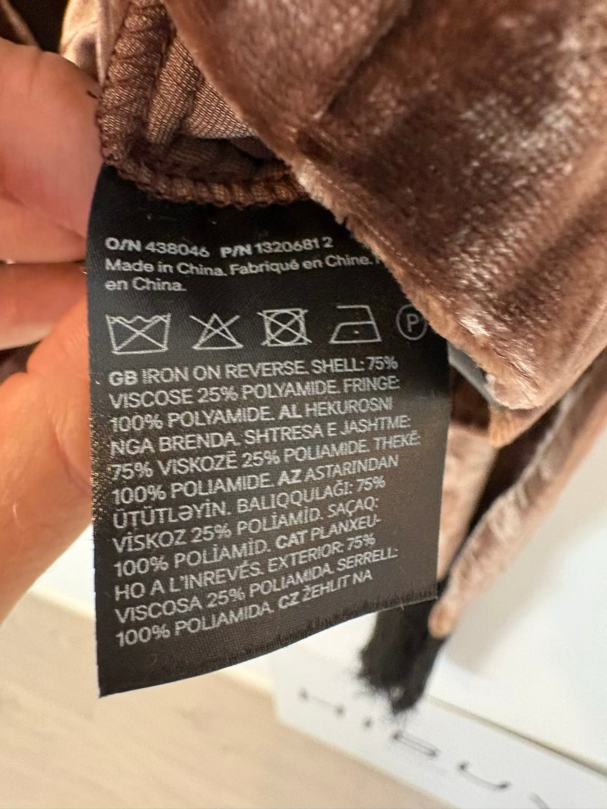 H&M STUDIO. Top terciopelo y flecos