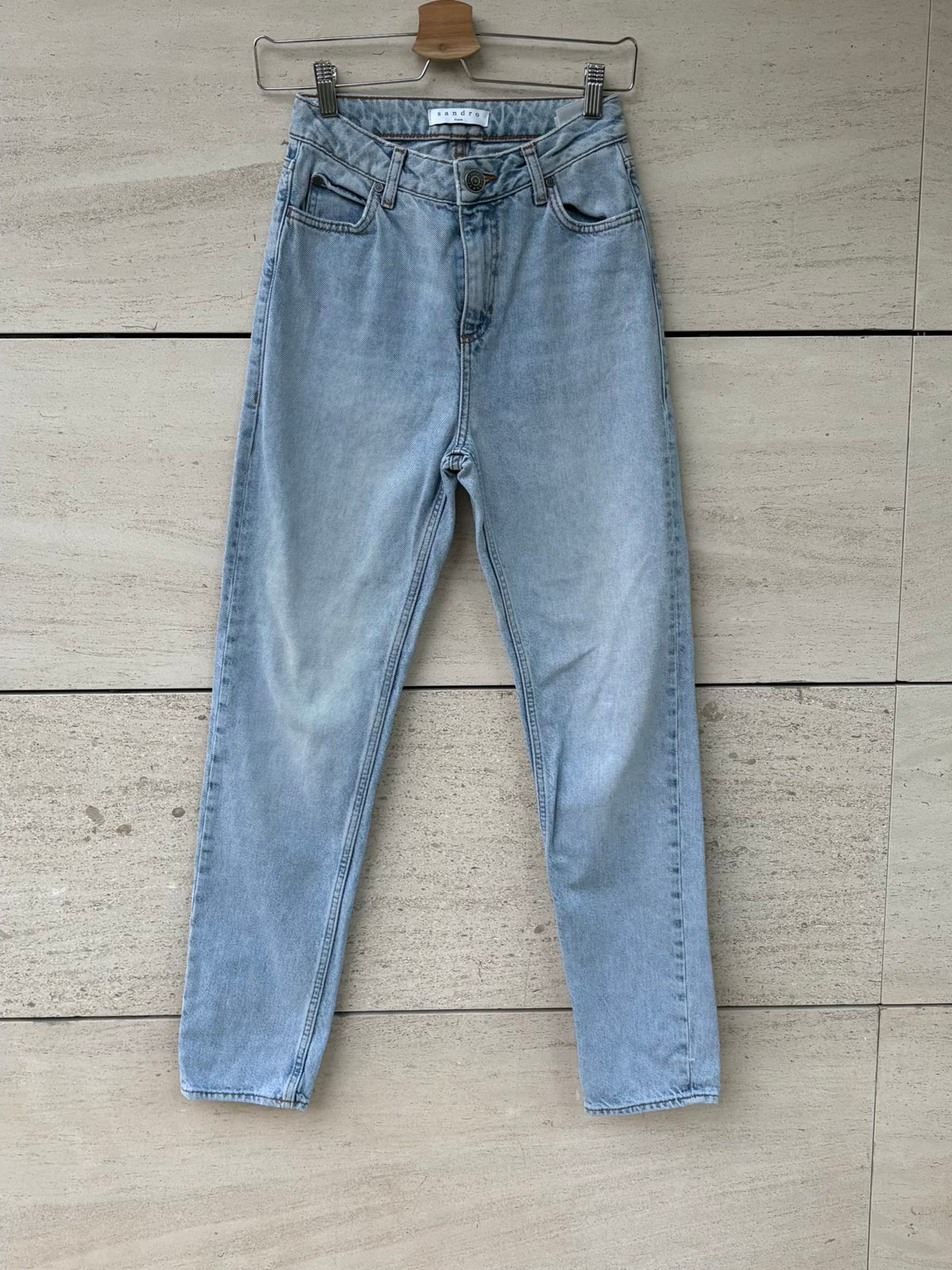 SANDRO. Denim slim fit lavado claro