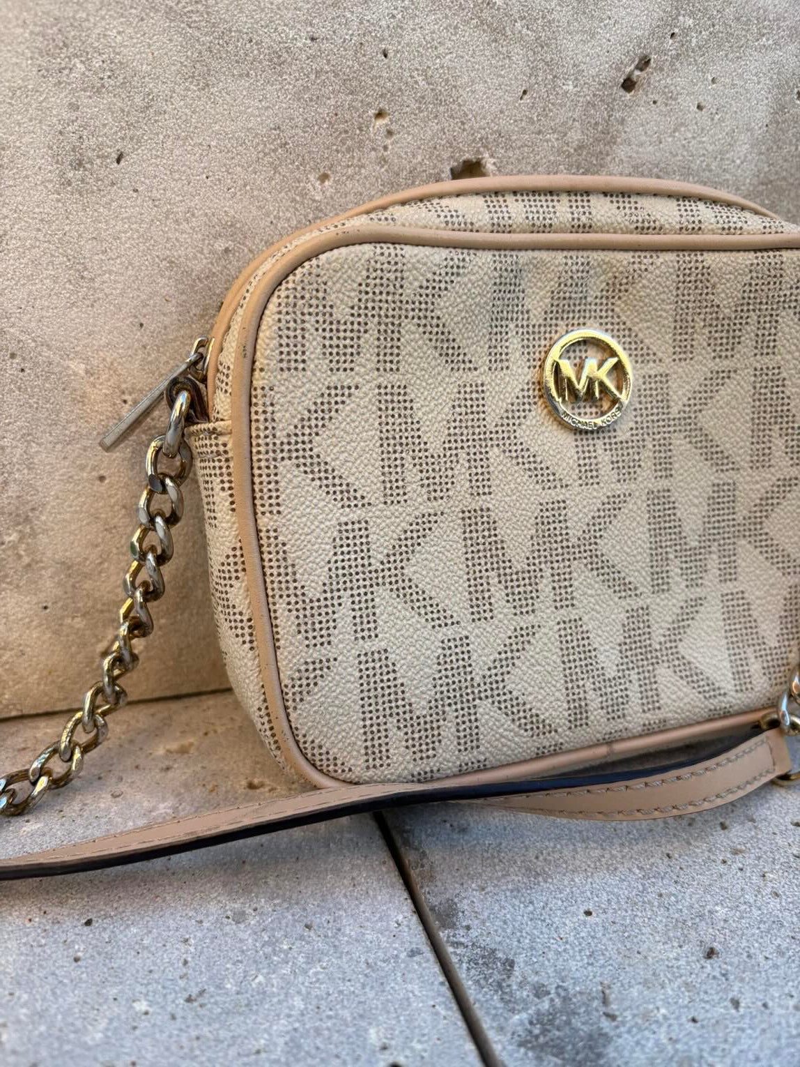 MICHAEL KORS. Bolso mini bandolera