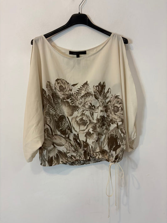 BCBG. Blusa estampado flores