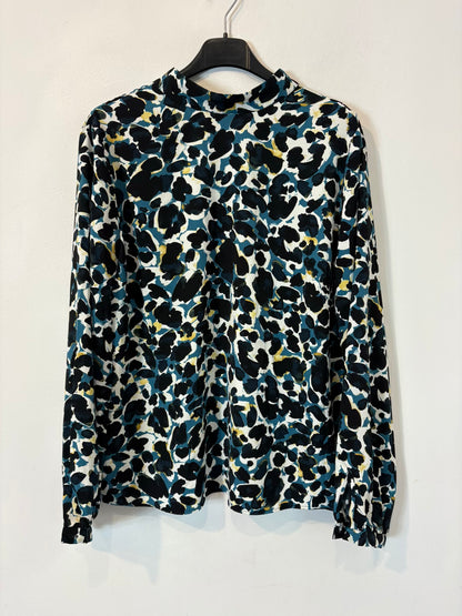 ZARA. Blusa estampada detalle cuello