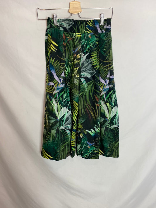 STRADIVARIUS. Falda midi estampado tropical. T.S