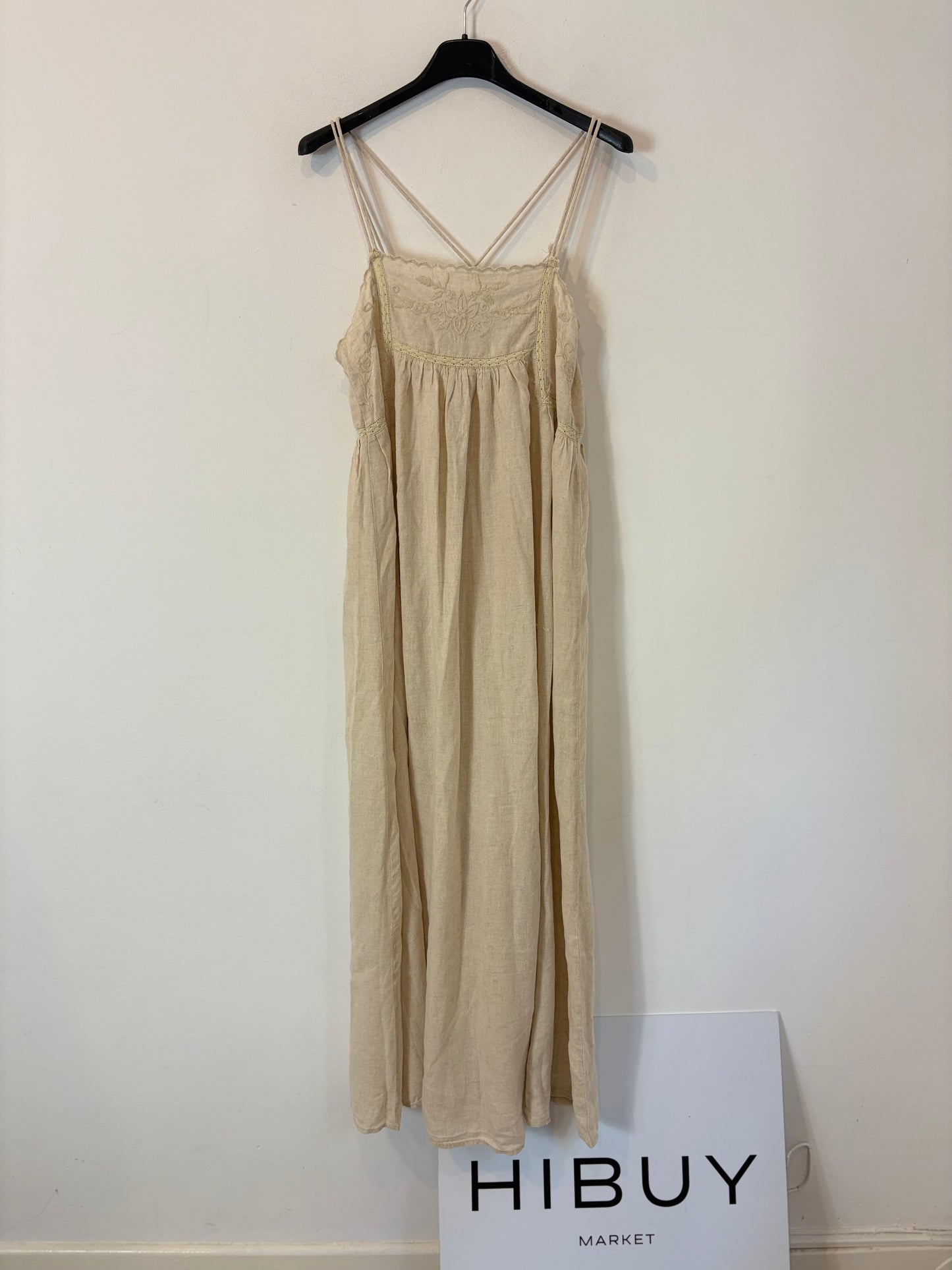 ZARA. Vestido beige bordado con lino  T.xs
