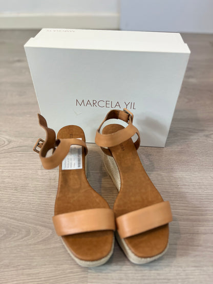 ELIAS RIVERA. Camel leather wedges, size 41