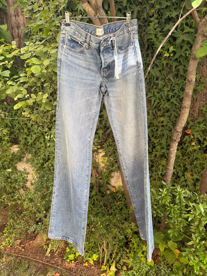 AMELIA GRAY x FRAME. Denim recto abotonado