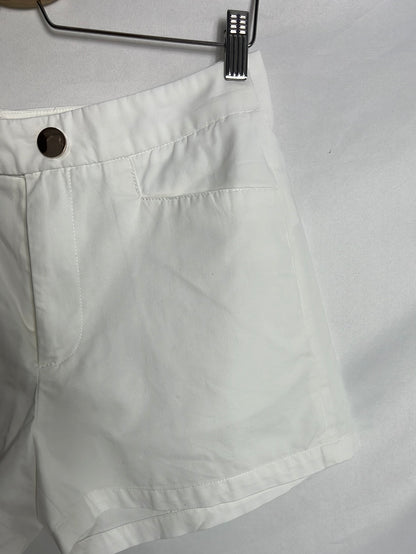 SFERA. Bermuda blanca botones. T 40