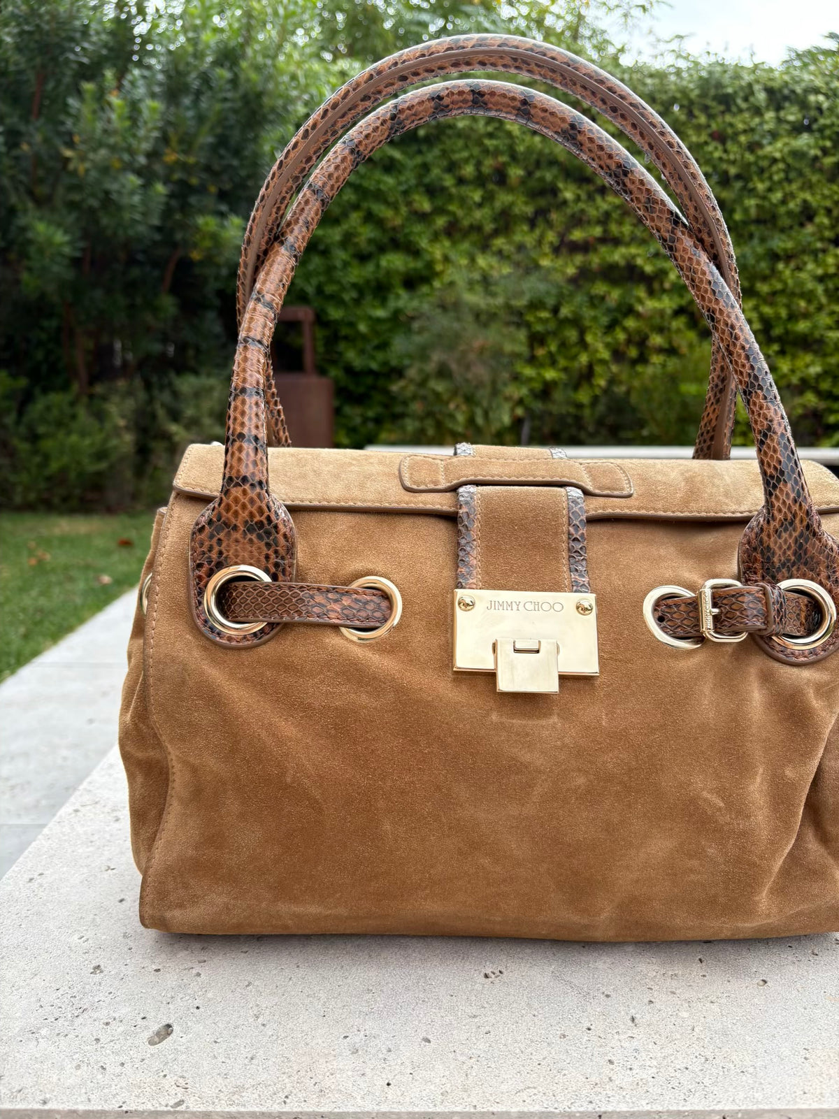 JIMMY CHOO. Bolso de mano en ante y pitón