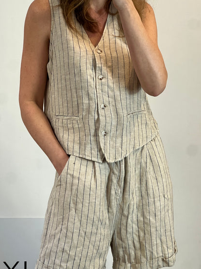UNIT. Striped Bermuda shorts and vest set with linen. TM/L