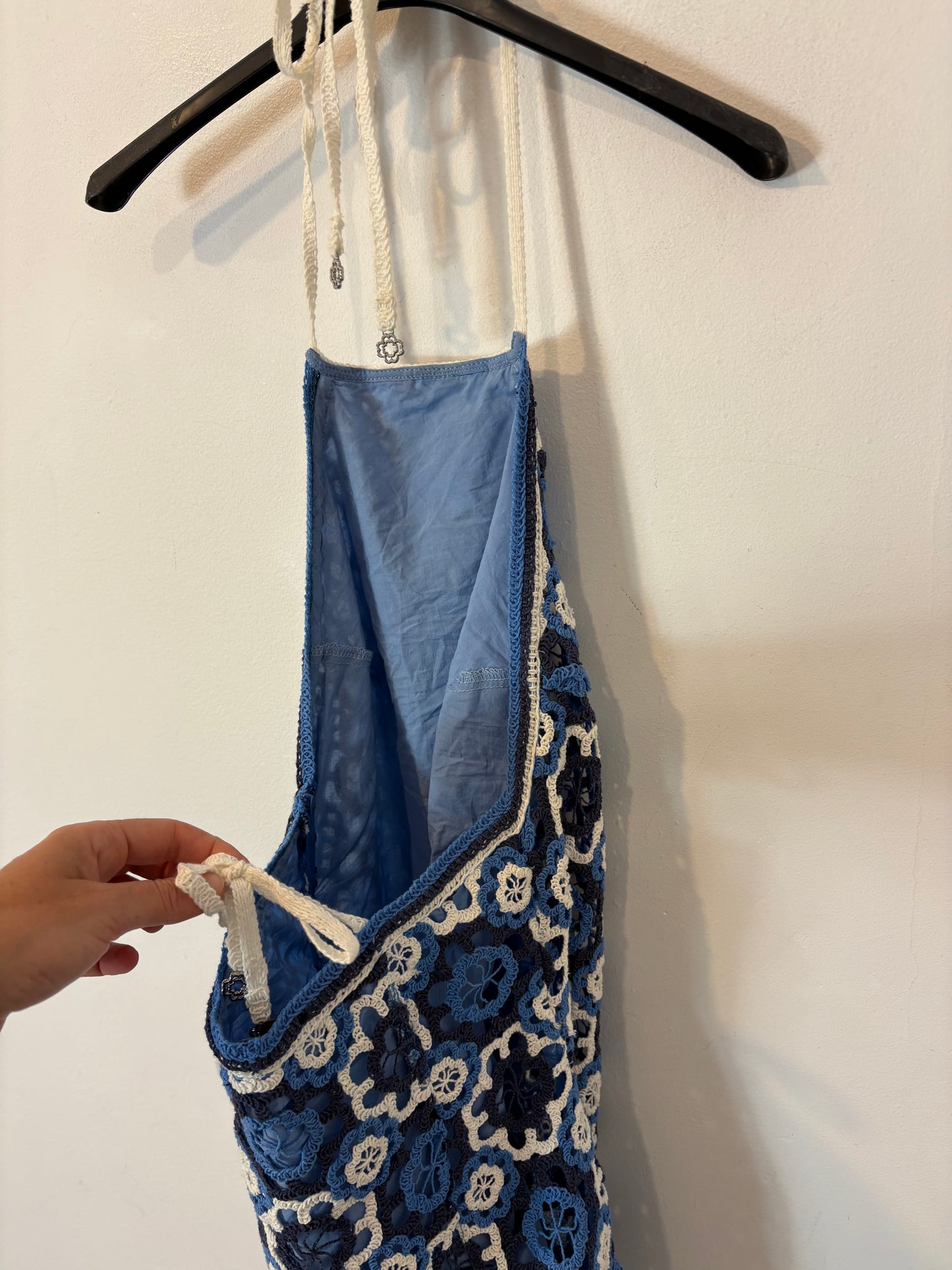 MAJE. Vestido largo crochet halter
