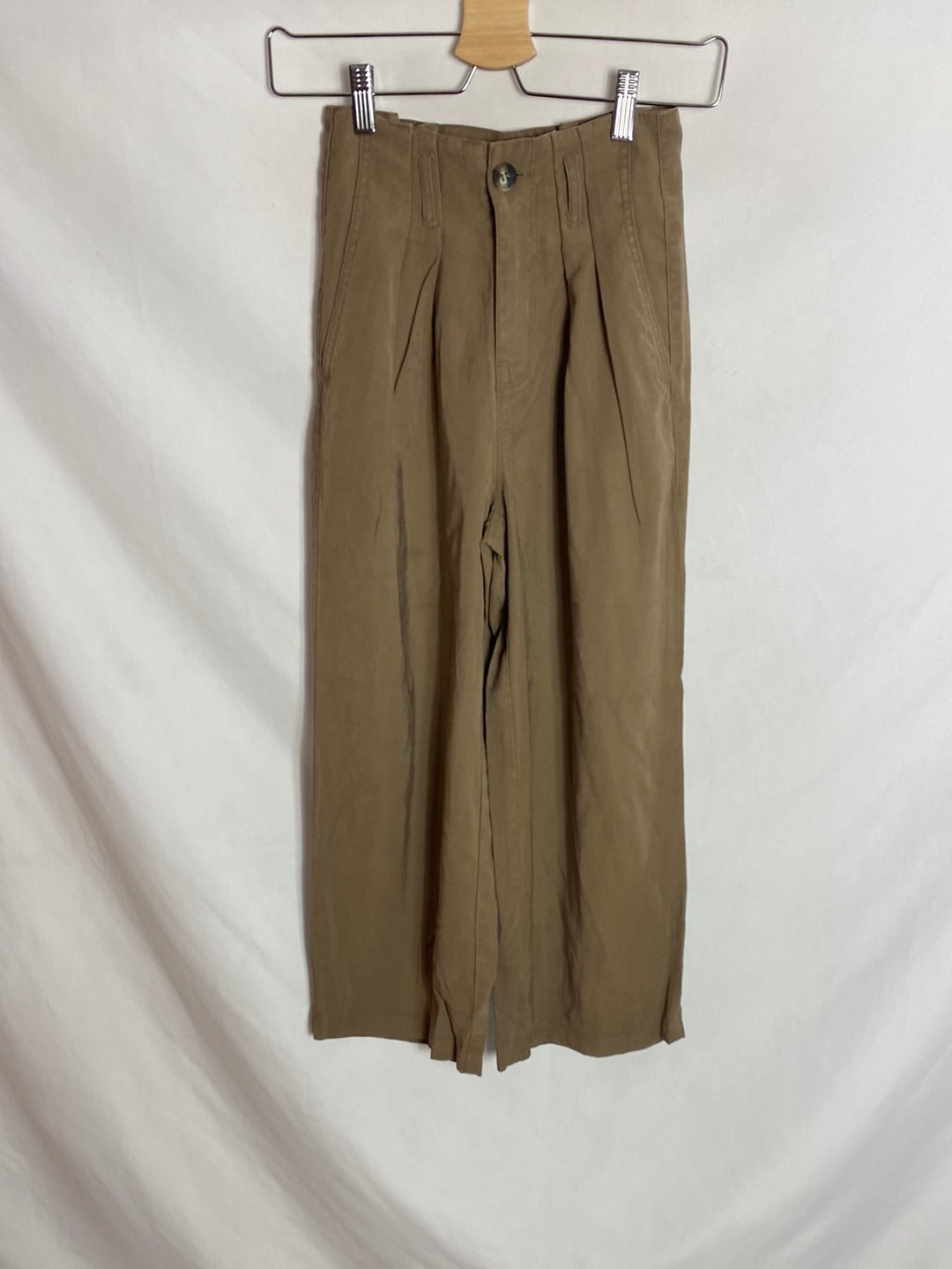 ONLY. Pantalón culotte pinzas  T.xs