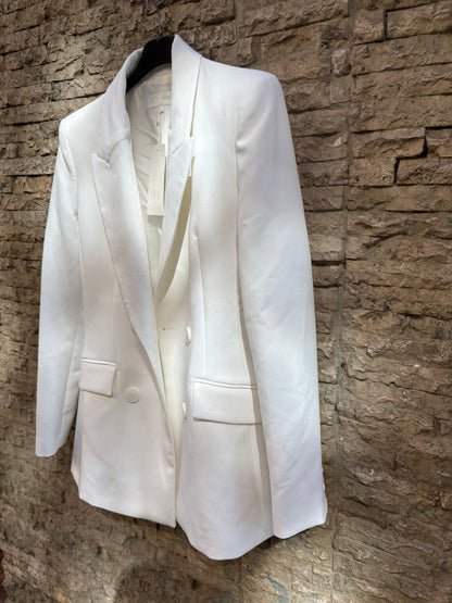 ZARA. Blazer blanca hombreras