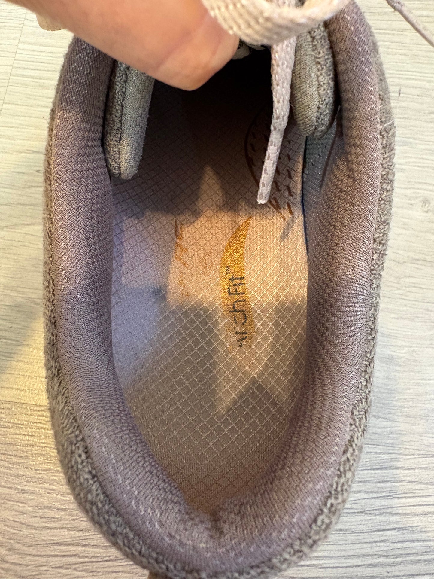 SKECHERS. Zapatillas casual beige textura. T 40