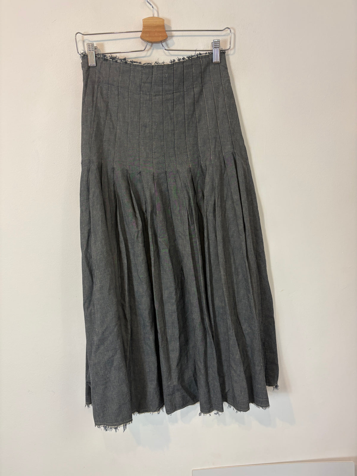 ZARA. Falda larga gris efecto denim