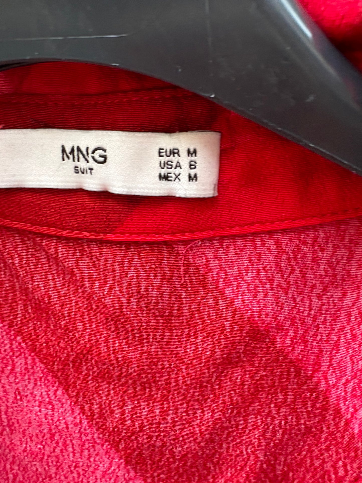 MANGO. Blusa fluida bicolor