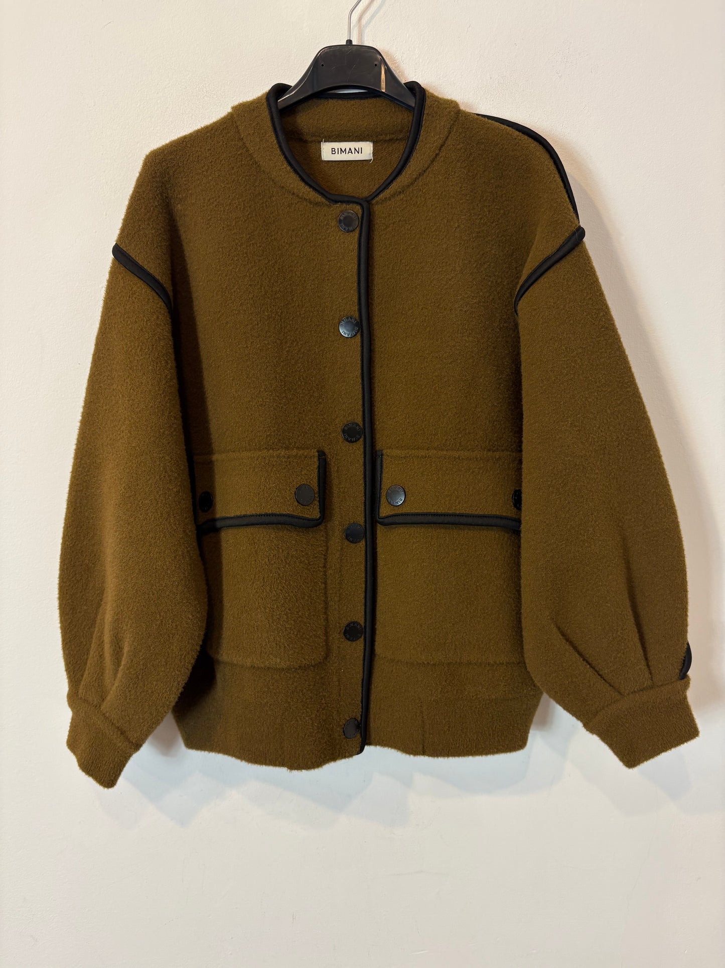 BIMANI. Bomber Menphis bicolor