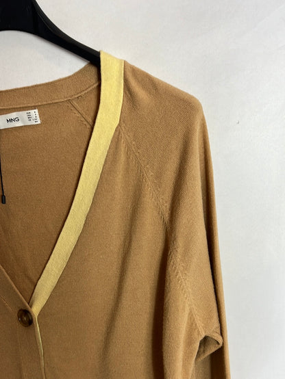 MANGO. Cárdigan beige detalles T.m