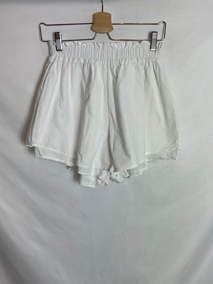 OTHERS. Double-layer white Bermuda shorts. TM