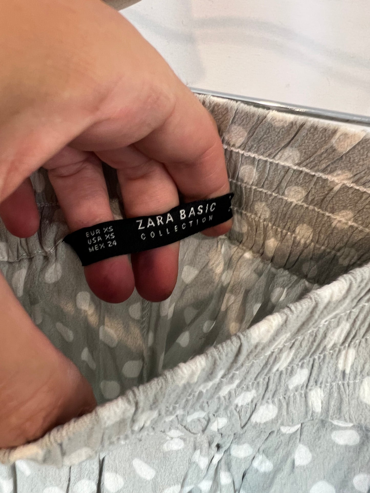 ZARA. Short polka dot flared skirt. XS