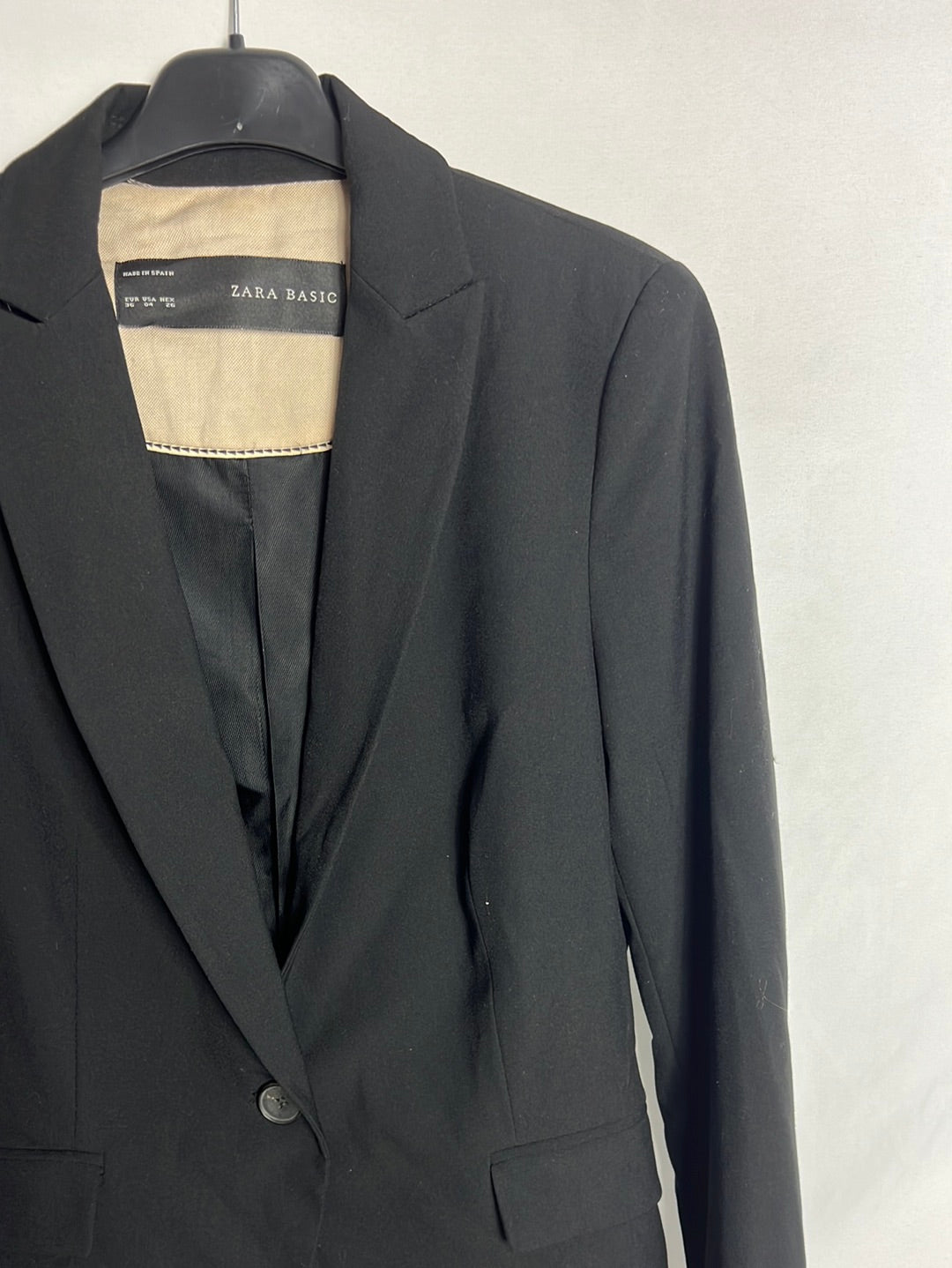 ZARA. Blazer negra básica T.36