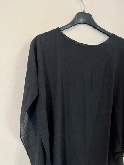 ZARA. Top negro estilo capa