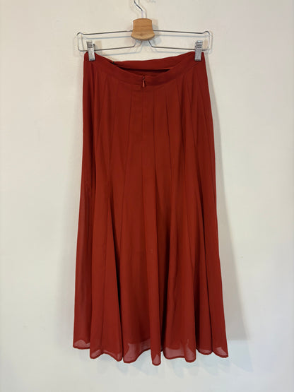 BIMANI. Conjunto top textura y falda fluida