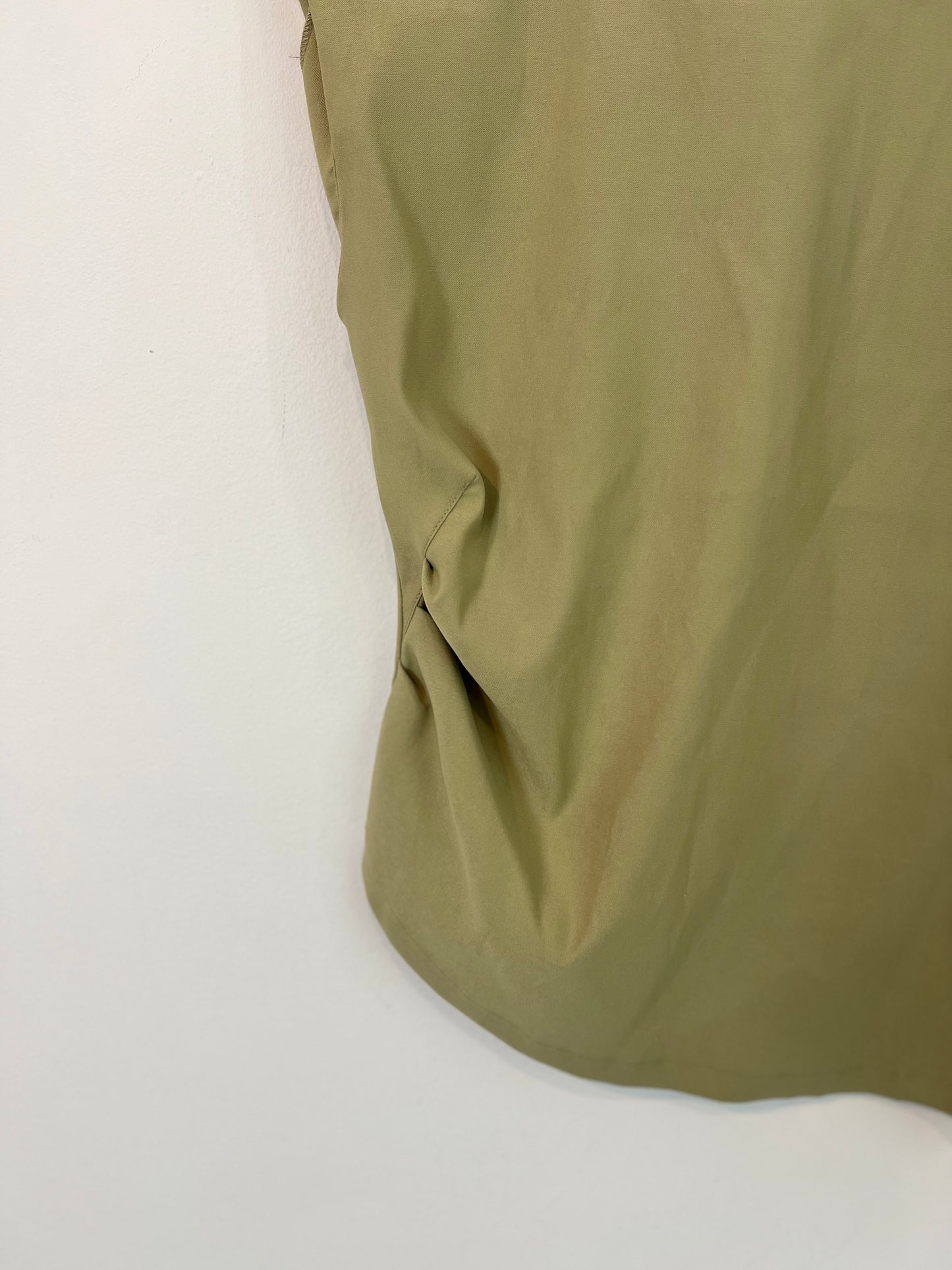 ZARA. Top verde oliva detalle fruncido T.s