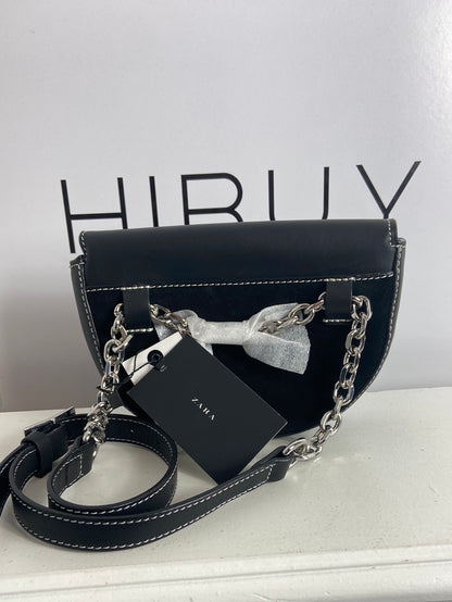 ZARA. Bolso negro piel