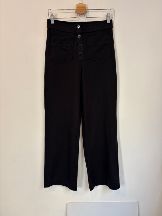 HALARA. Pantalón negro bolillos textura