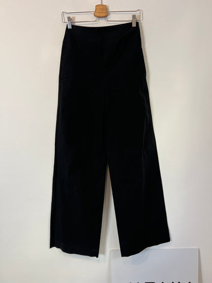 MASSIMO DUTTI. Pantalón negro pata ancha