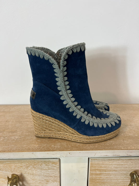 MOU. Blue esparto wedge ankle boots. Size 40