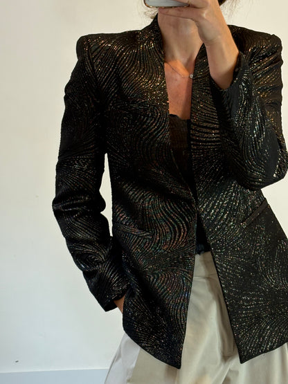 ZARA. Blazer negra hilos dorados