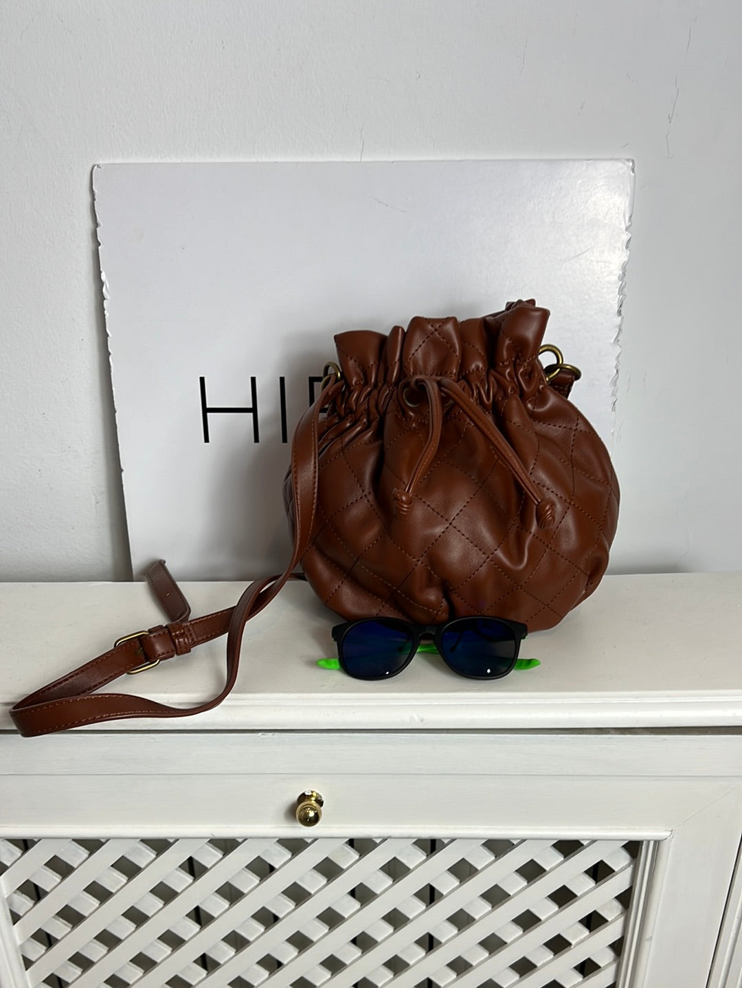 THE DROP. Bolso estilo saco marrón