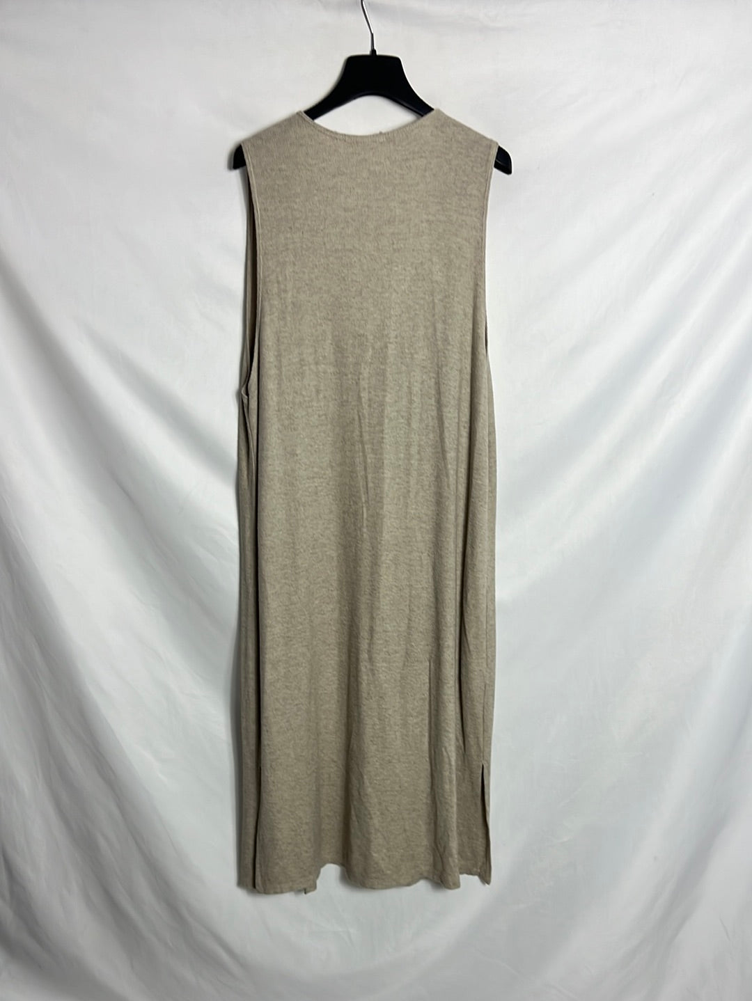 ALGO BONITO. Chaleco midi punto beige. TU
