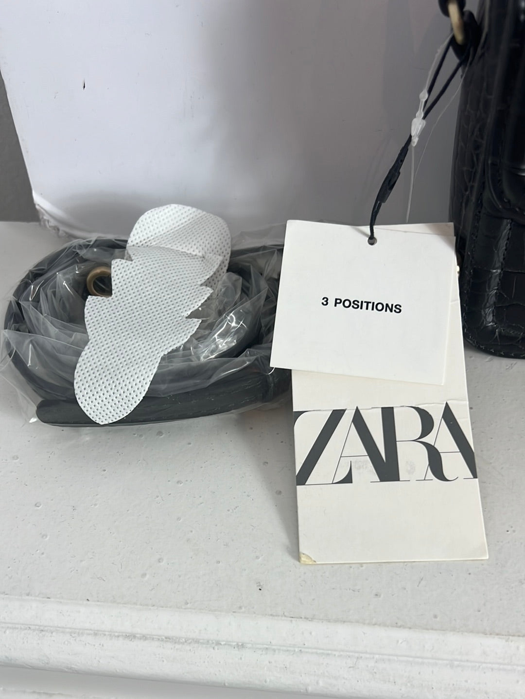 ZARA. Bolso mini cierre dorado