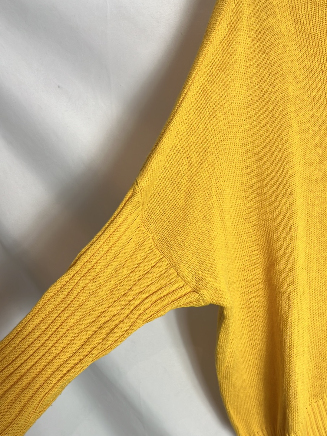 LONTANANZA. Jersey amarillo cuello barco . T U(M/L)